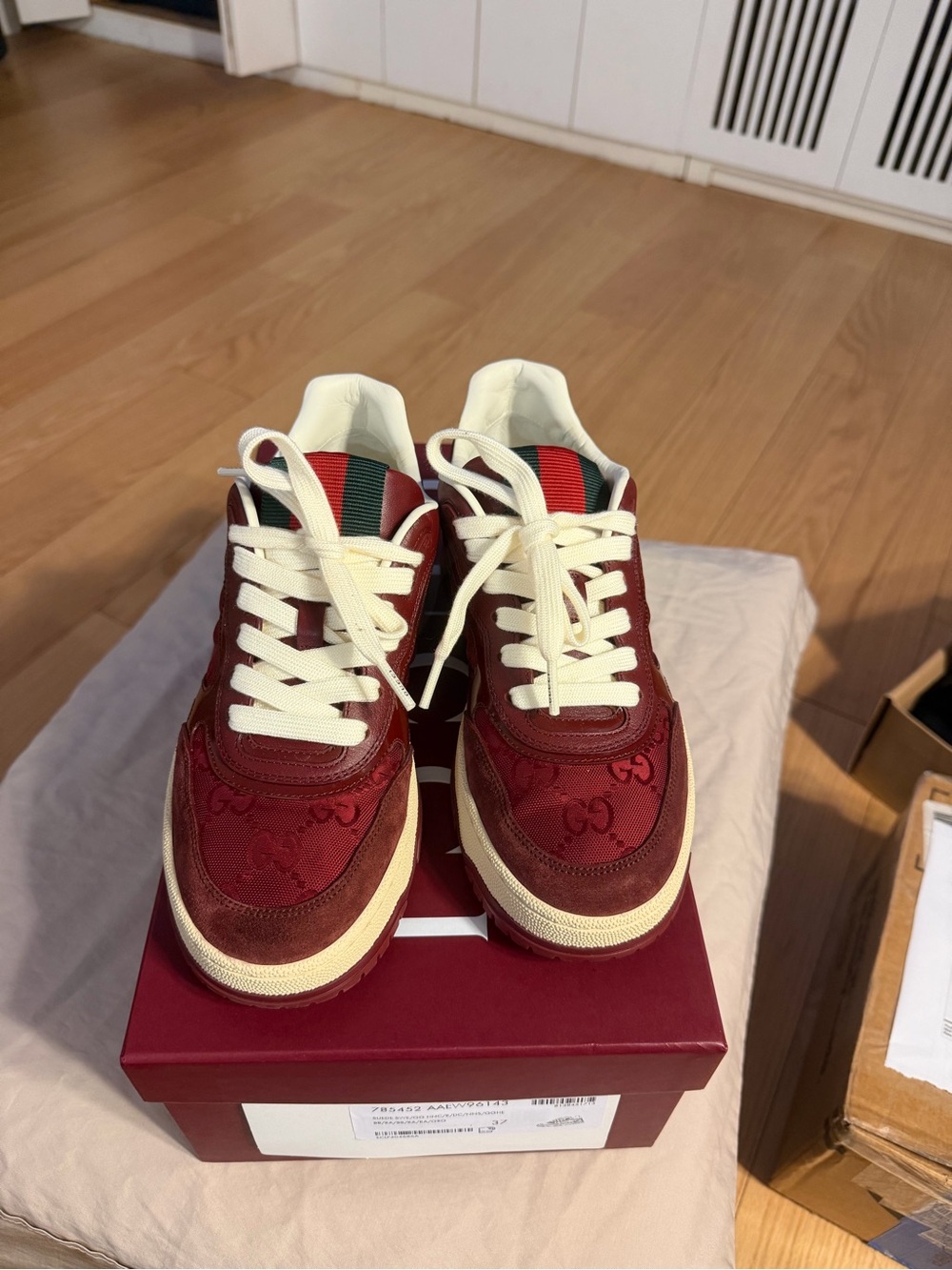 Gucci Women’s  Burgundy Logo Runner Sneakers with Ivory Laces
